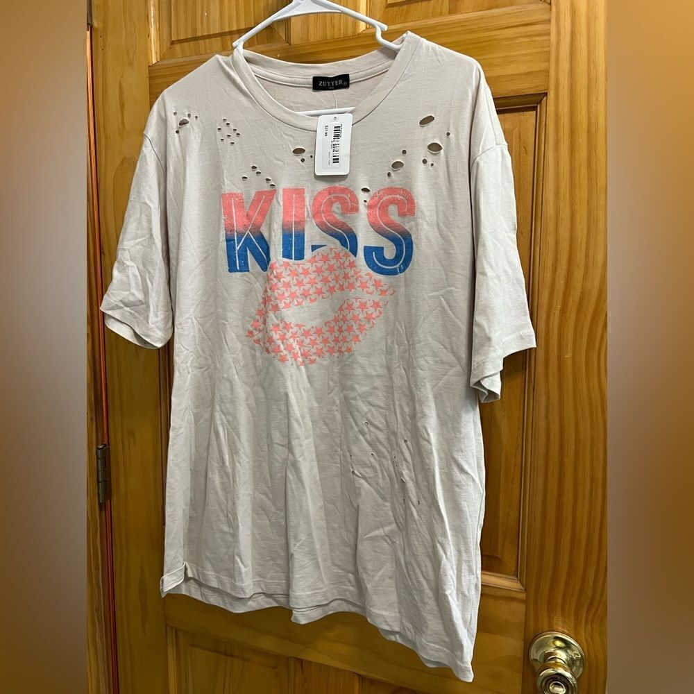 Zutter USA size M distressed KISS and lips t shirt